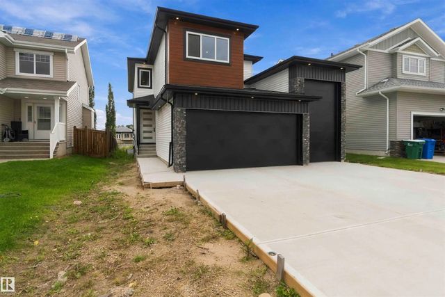 3833 52 Street, Gibbons