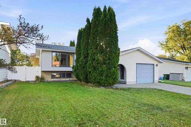 Edmonton Home for Sale: Single Family Listing in Tipaskan