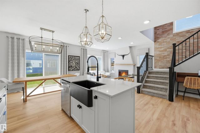 3243 Dixon Way Sw, Edmonton