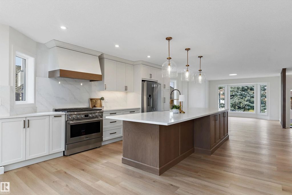 1708 Bearspaw Drive Nw, Edmonton