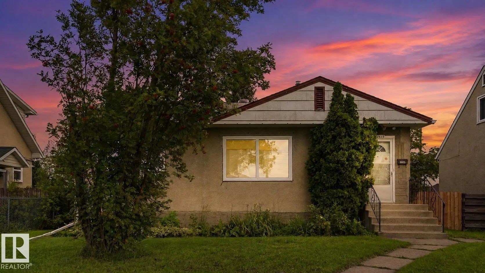 Photo for MLS®# E4505339 - home for sale at 11415 106 Street Northwest, Spruce Avenue, Edmonton AB