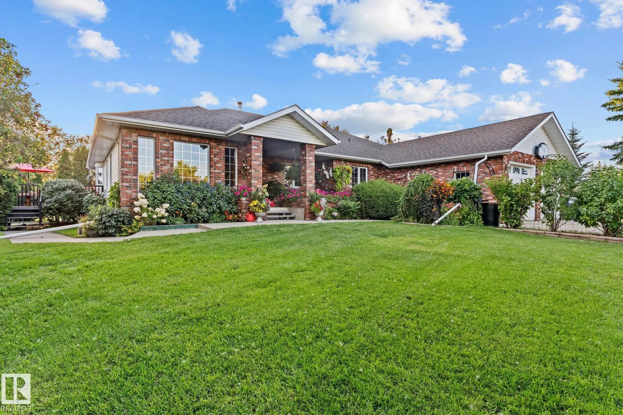 Photo for MLS®# E4506875 - home for sale at 54224 Rge Road 245, Glenview Acres, Rural Sturgeon County AB