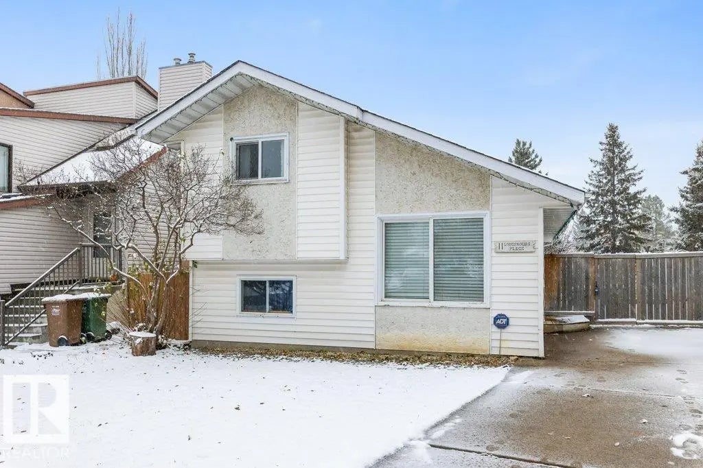 11 Louisbourg Place, St. Albert