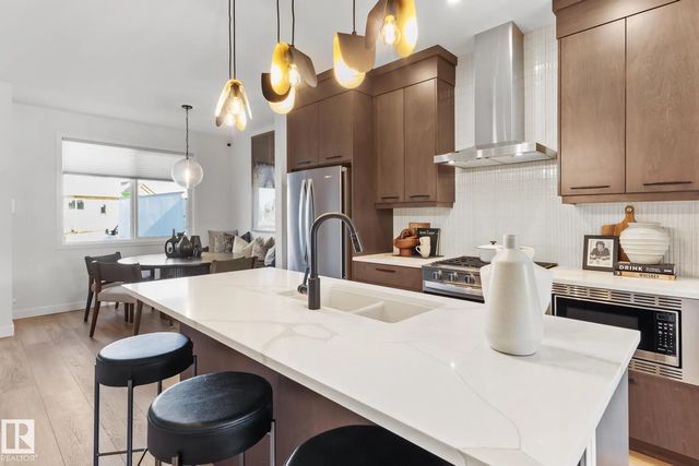 12532 35 Avenue Sw, Edmonton