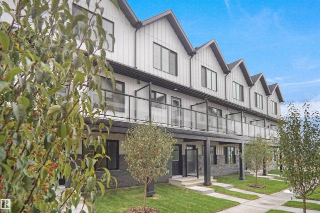 19 29 Airport Road Nw, Edmonton