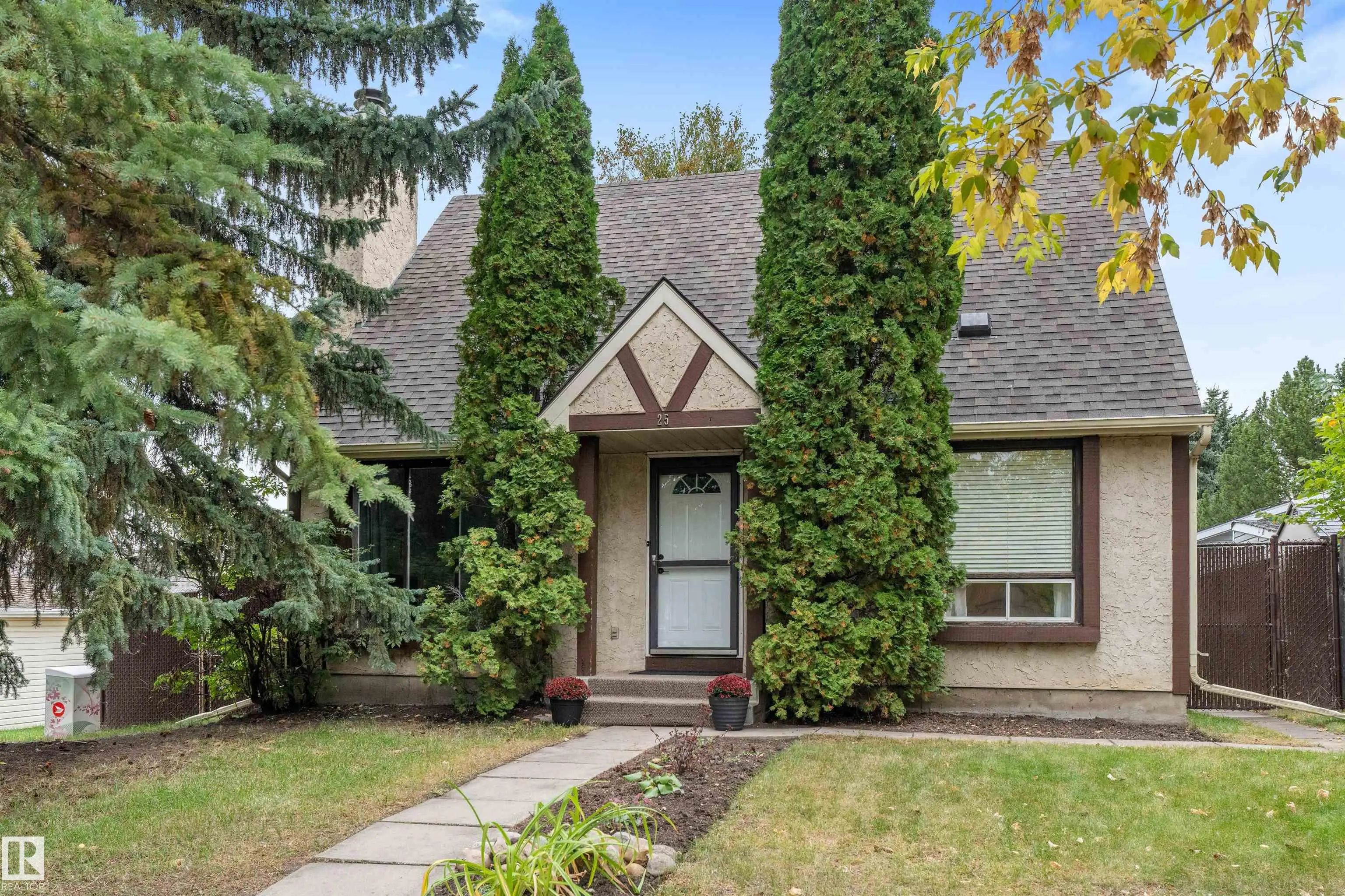 Photo for MLS®# E4510655 - home for sale at 25 Greenwood Drive, Grove Meadows, Spruce Grove AB