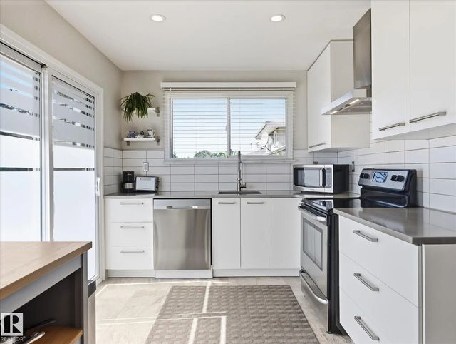 7411 141 Avenue Nw, Edmonton