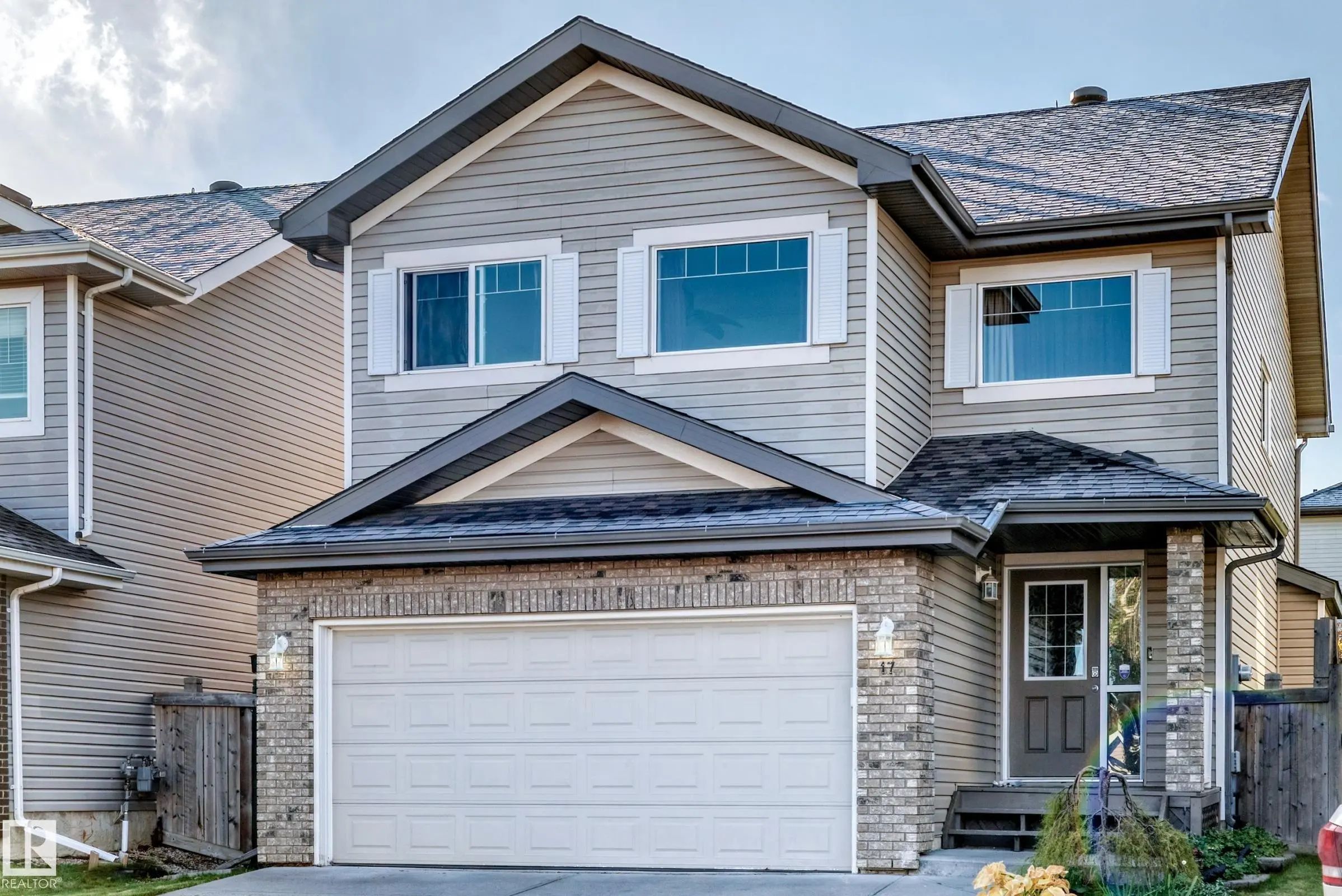 Home for Sale Located at 17 Virginia Loop, Spruce Grove, AB