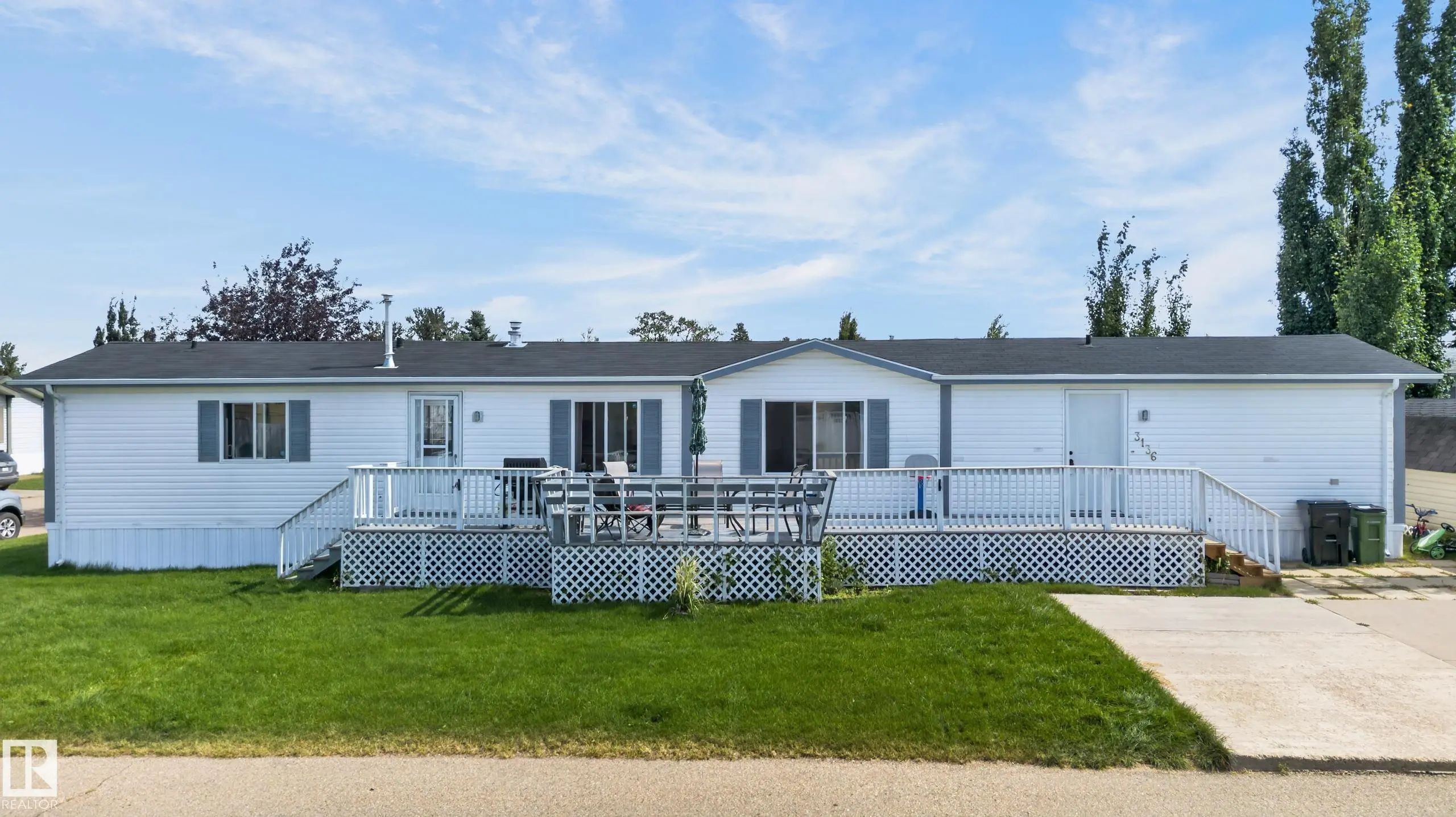 Home for Sale Located at 3136 Lakewood Crescent Northwest, Edmonton, AB