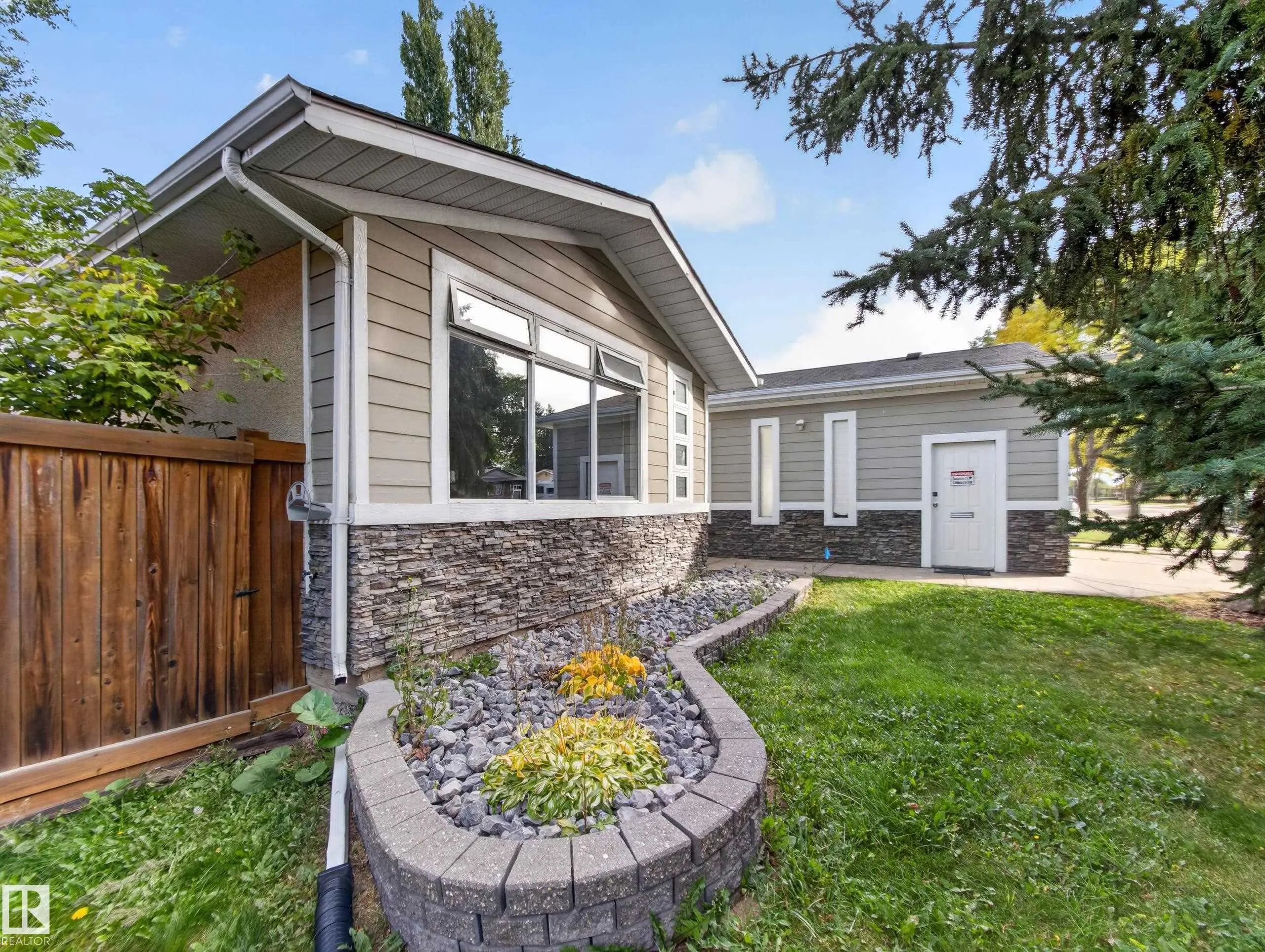 Sherwood Park Real Estate: Single Family Property for Sale in Maplewood (Sherwood Park)
