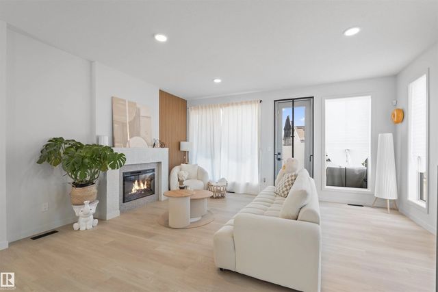 8047 227 Street Nw, Edmonton