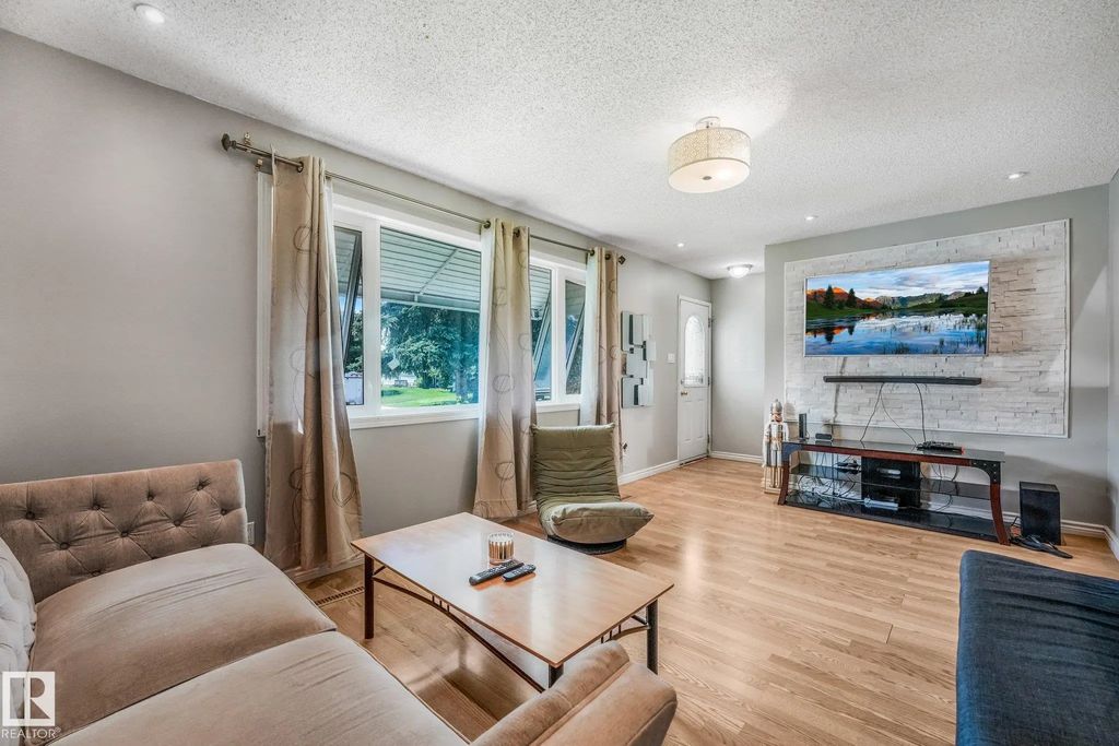 5914 91 Avenue, Edmonton