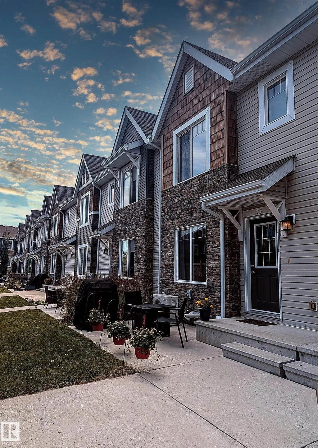 23 2922 Maple Way, Edmonton