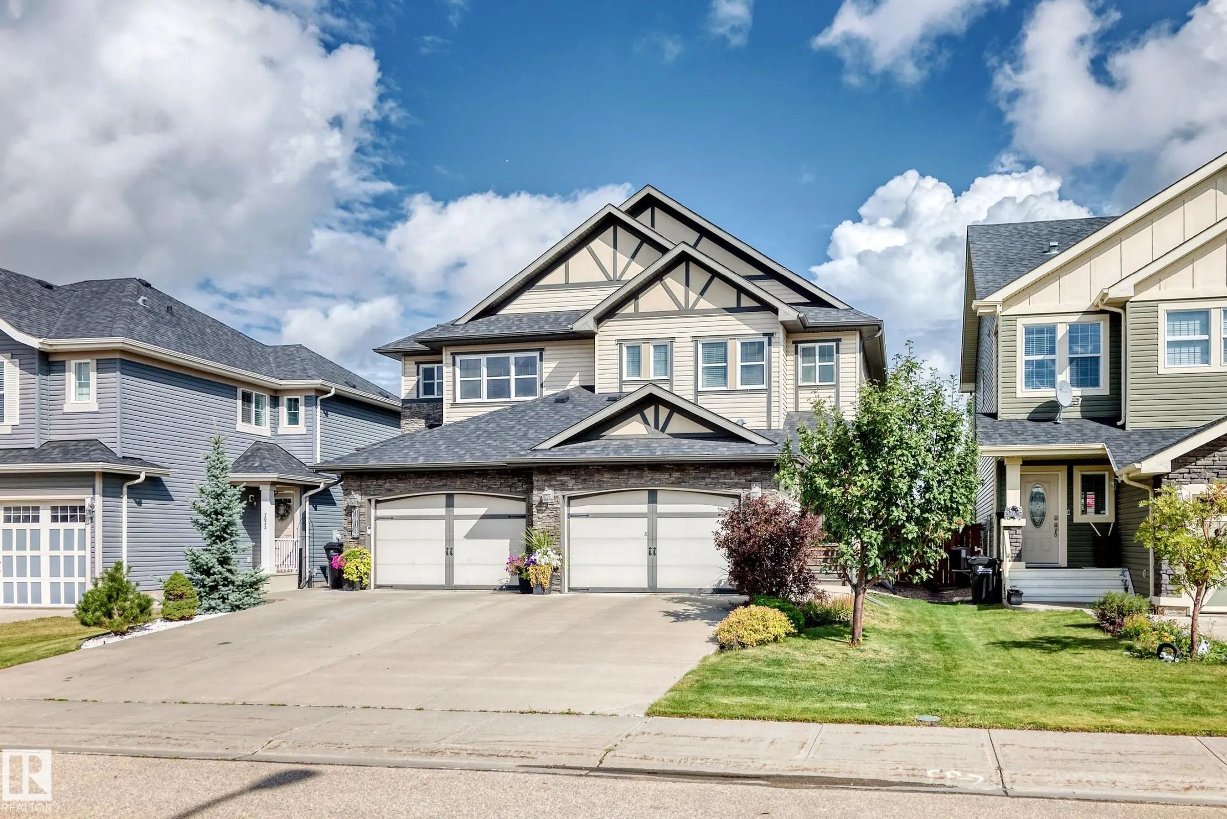Home for Sale Located at 7614 Ellesmere Way, Sherwood Park, AB