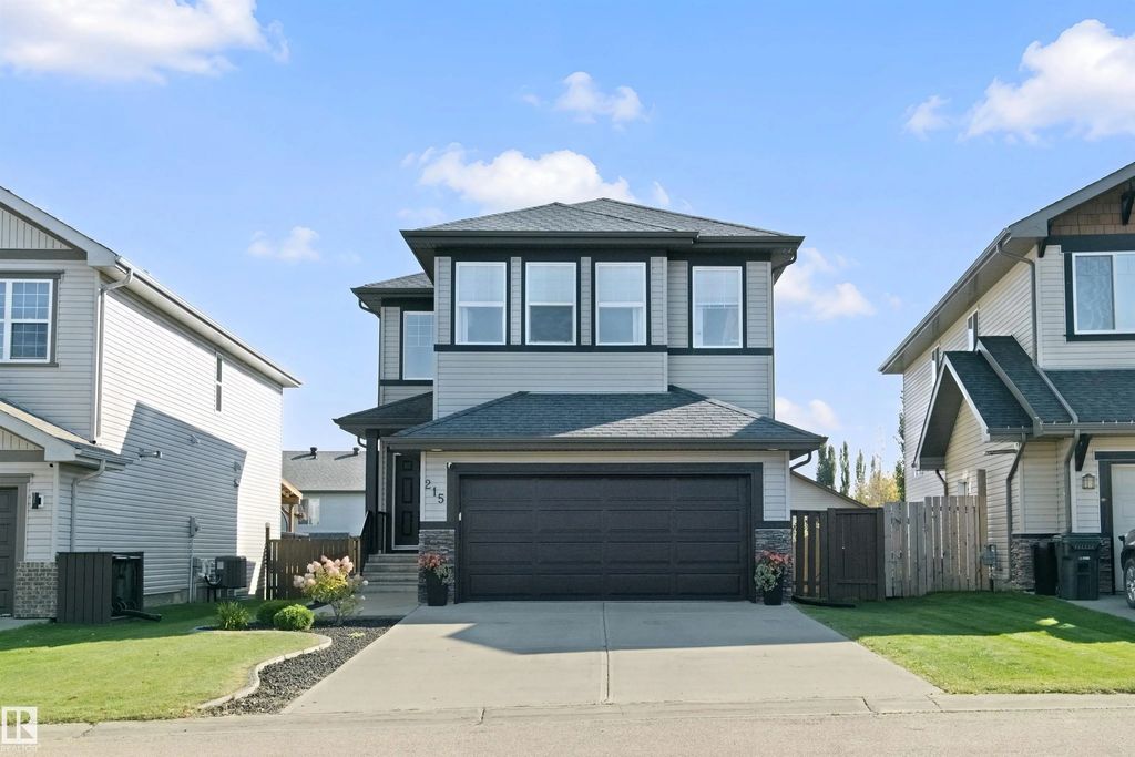 215 Henderson Link, Spruce Grove