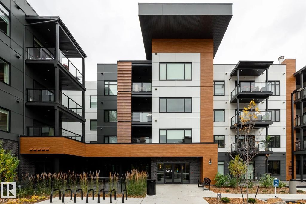 102 7459 May Common Nw, Edmonton