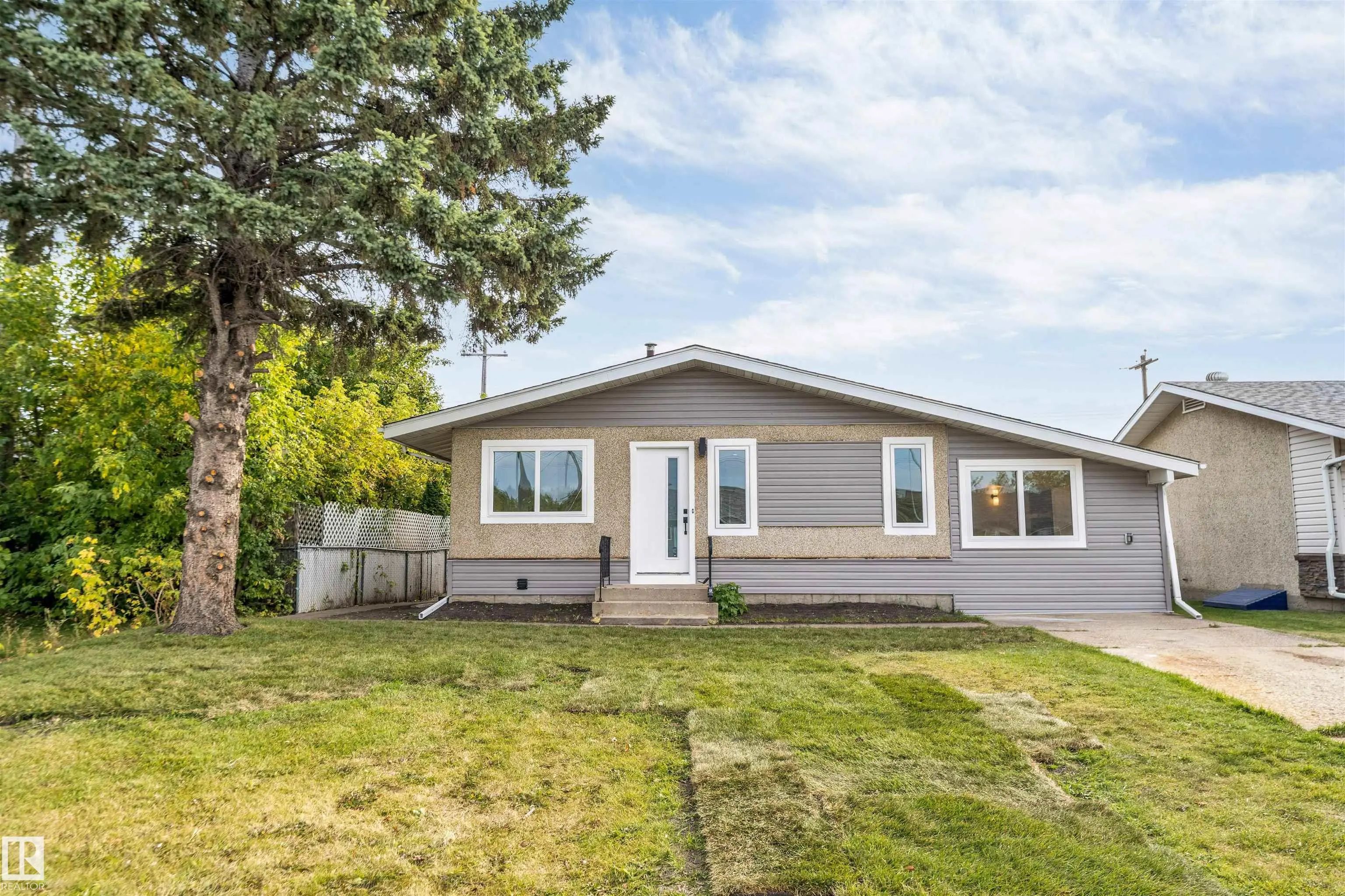 12811 135 St, Edmonton