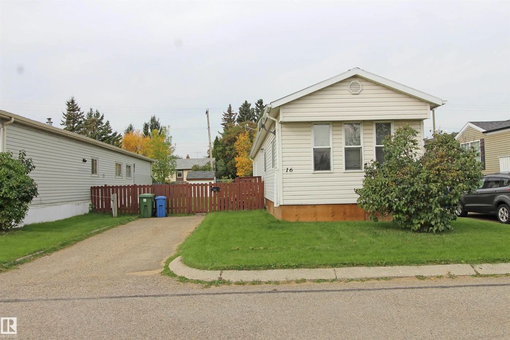 16 4202 45 Street, Wetaskiwin