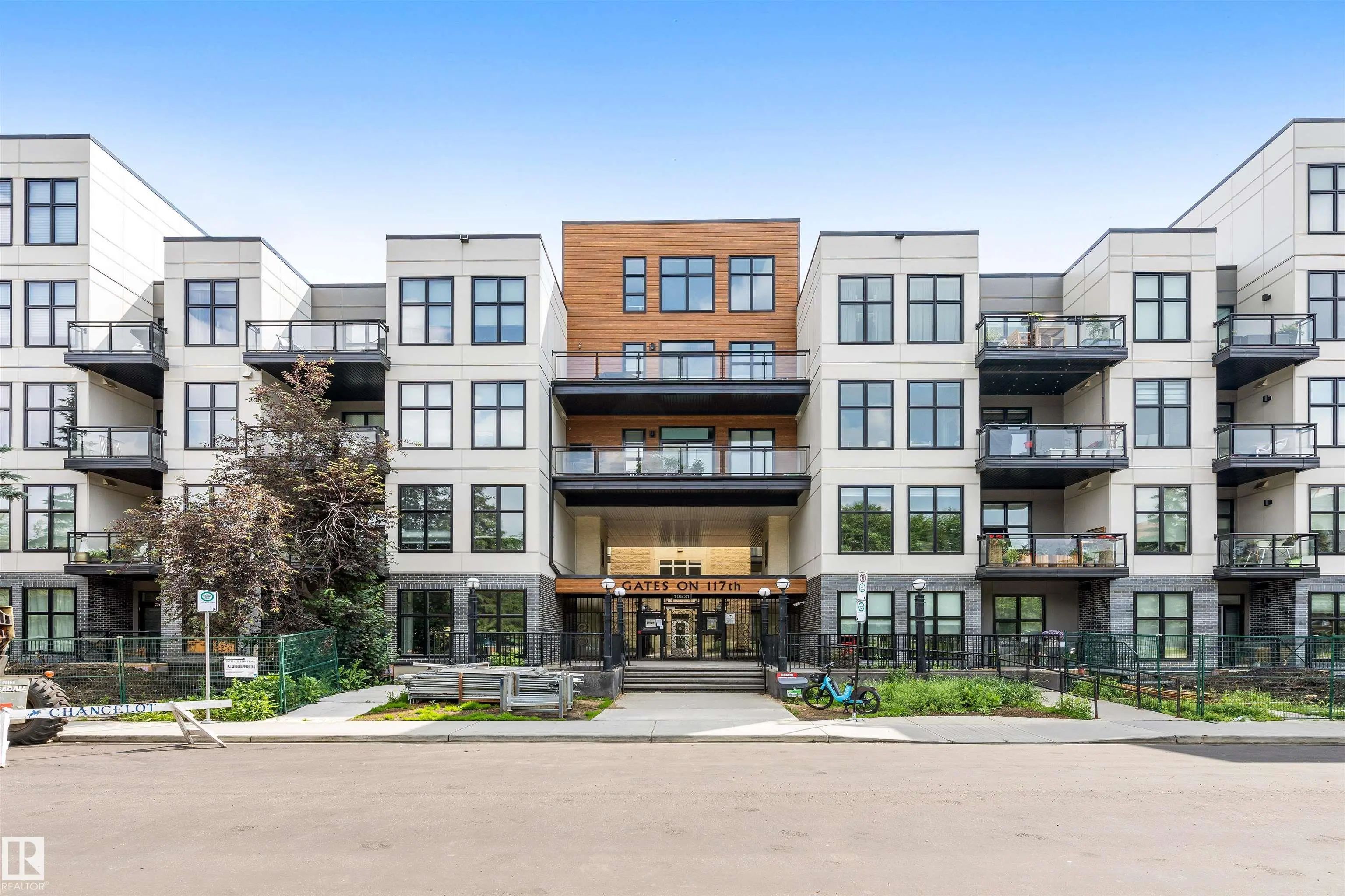 Edmonton Home for Sale: Condo / Townhouse Listing in Queen Mary Park