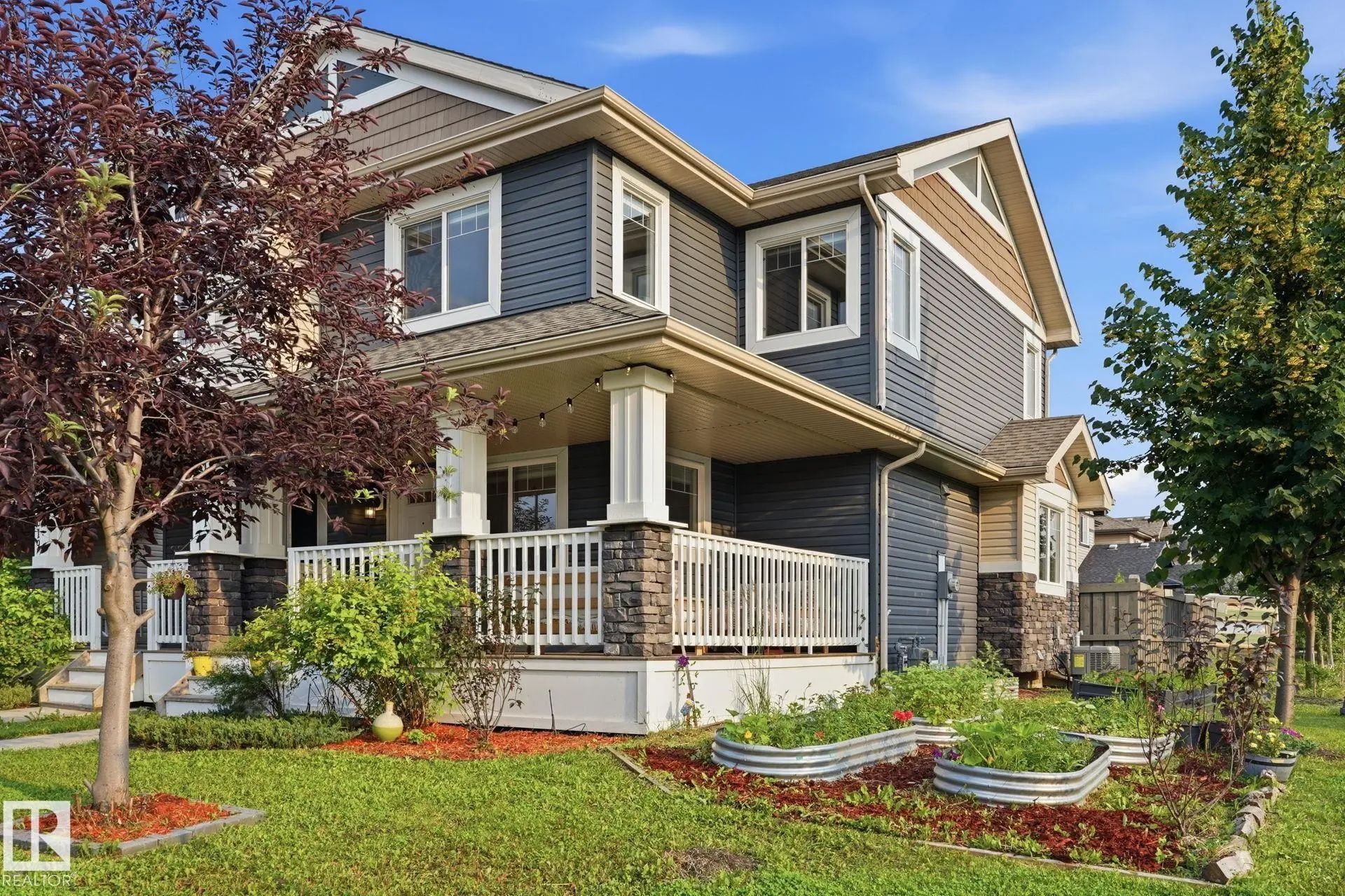 Single Family Property for Sale at 17621 10 Avenue Southwest, Edmonton: MLS®# E4500699