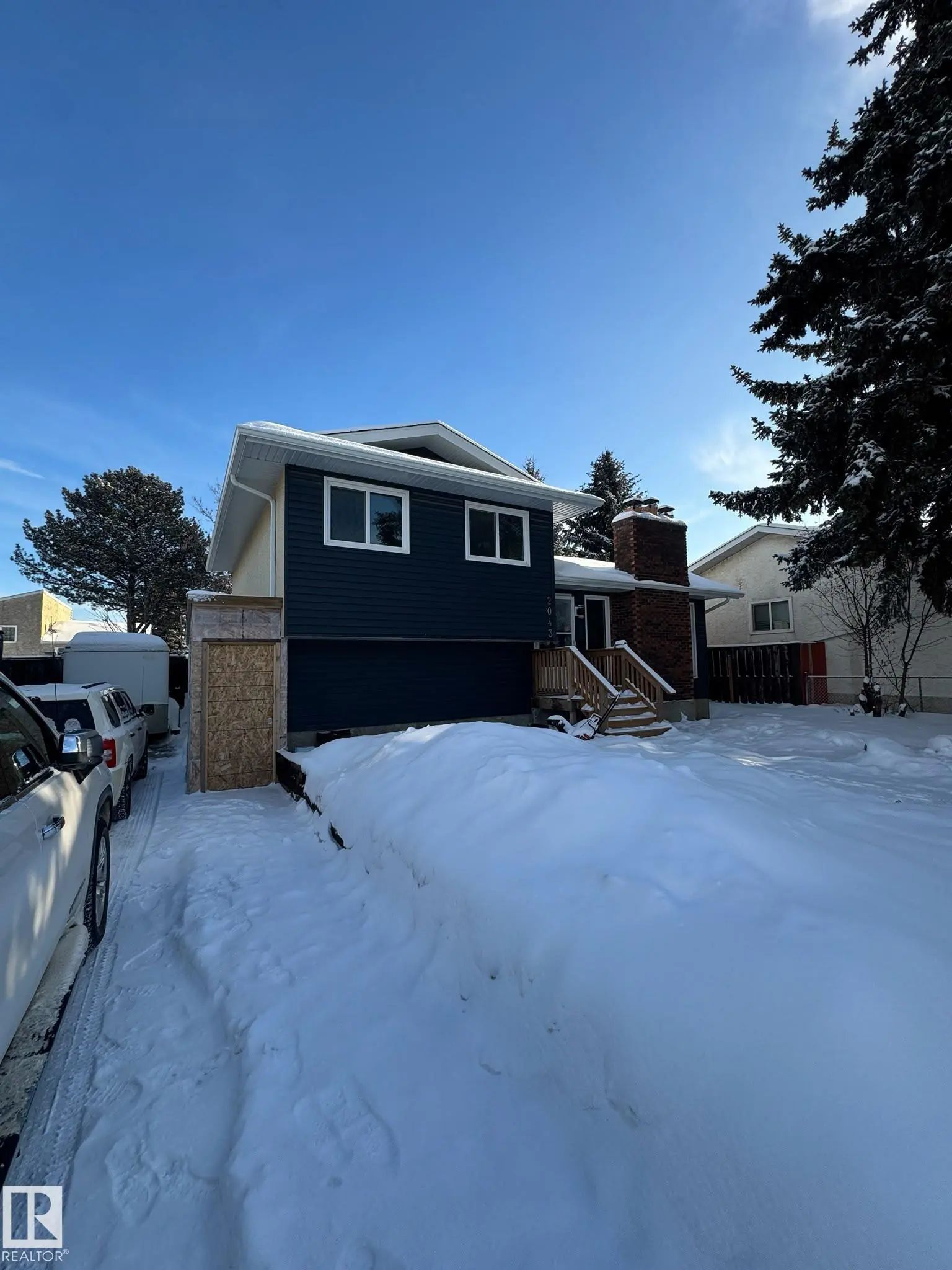 Photo for MLS®# E4512296 - home for sale at 2043 49a Northwest, Pollard Meadows, Edmonton AB