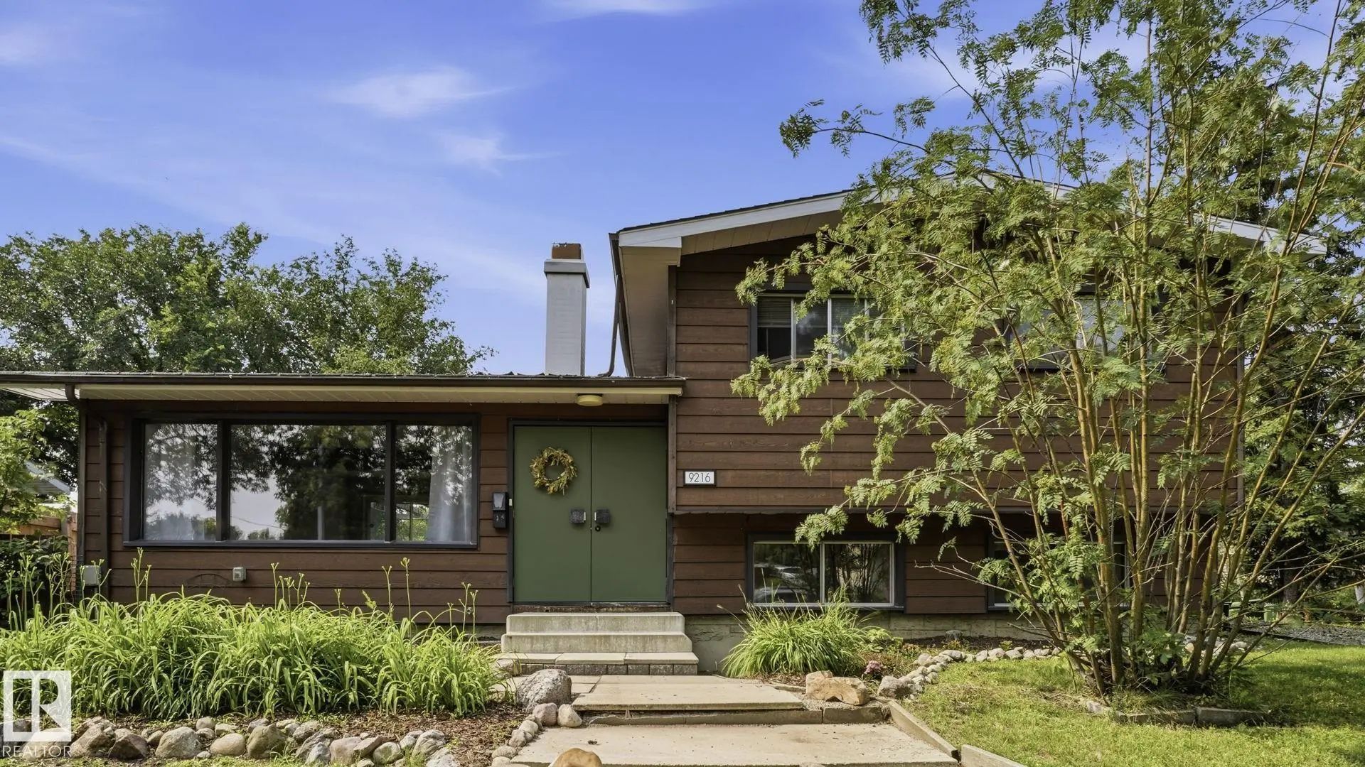 Photo for MLS®# E4505136 - home for sale at 9216 93 Street, Pineview Fort Sask., Fort Saskatchewan AB