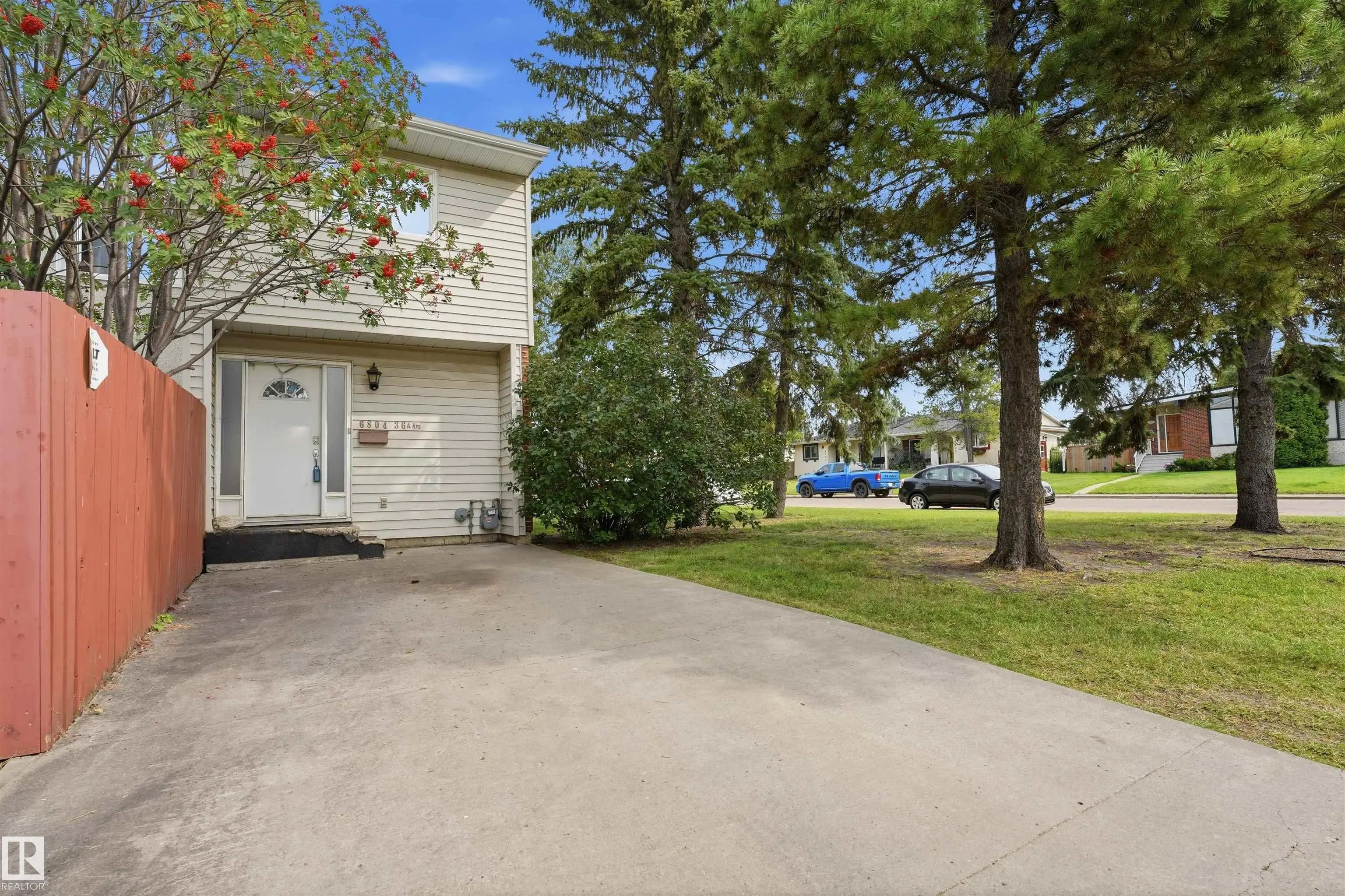 Edmonton Condo / Townhouse Home for Sale 