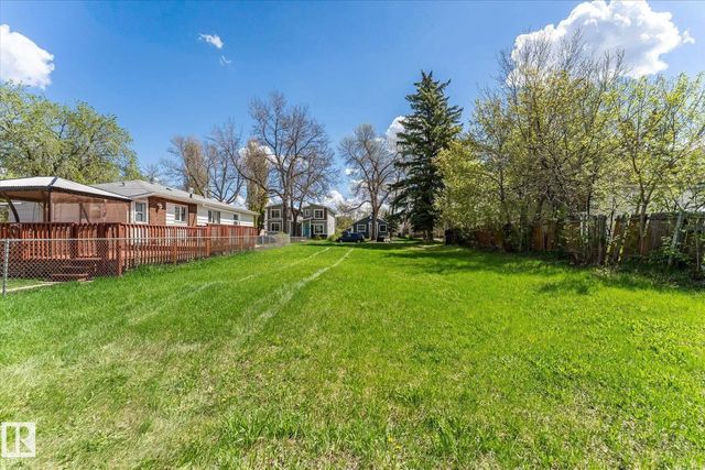 12122 45 Street Nw, Edmonton