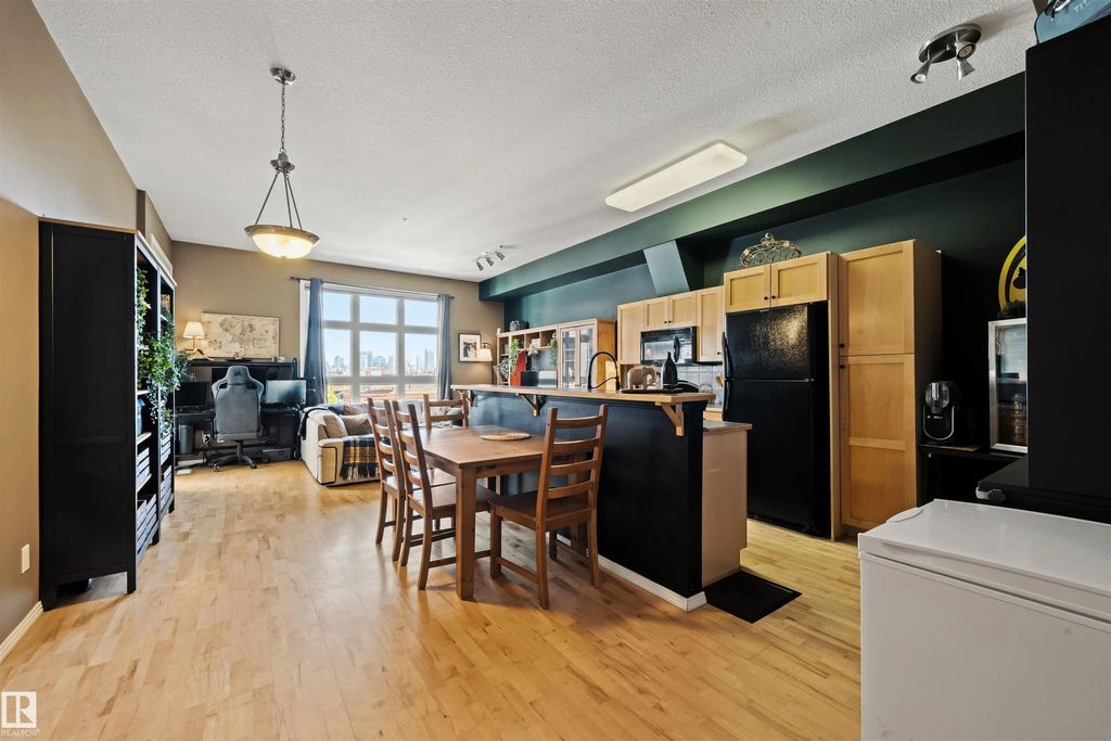 324 10407 122 Street, Edmonton