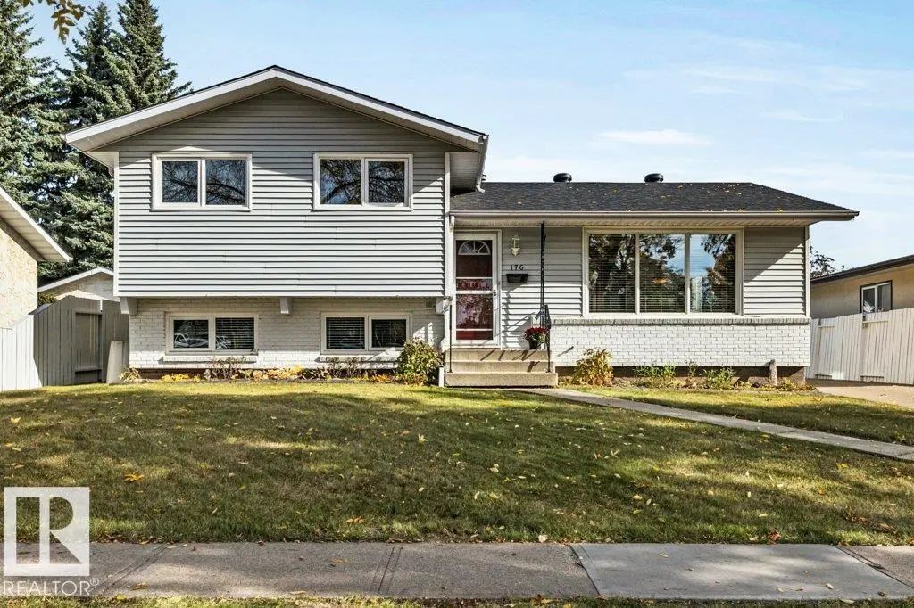 176 Larose Drive, St. Albert
