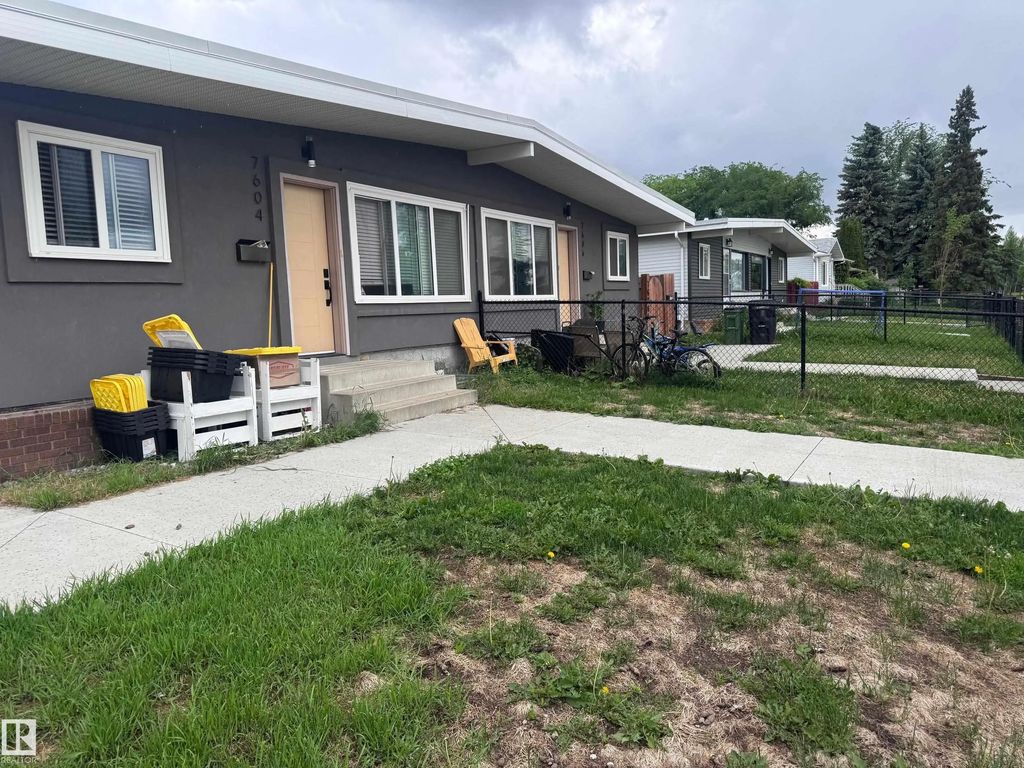 7604 7606 75 Street, Edmonton