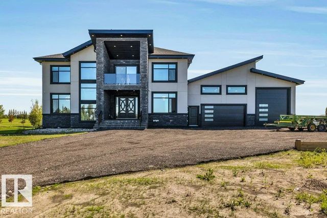 50 50532 Range Road 234, Rural Leduc County