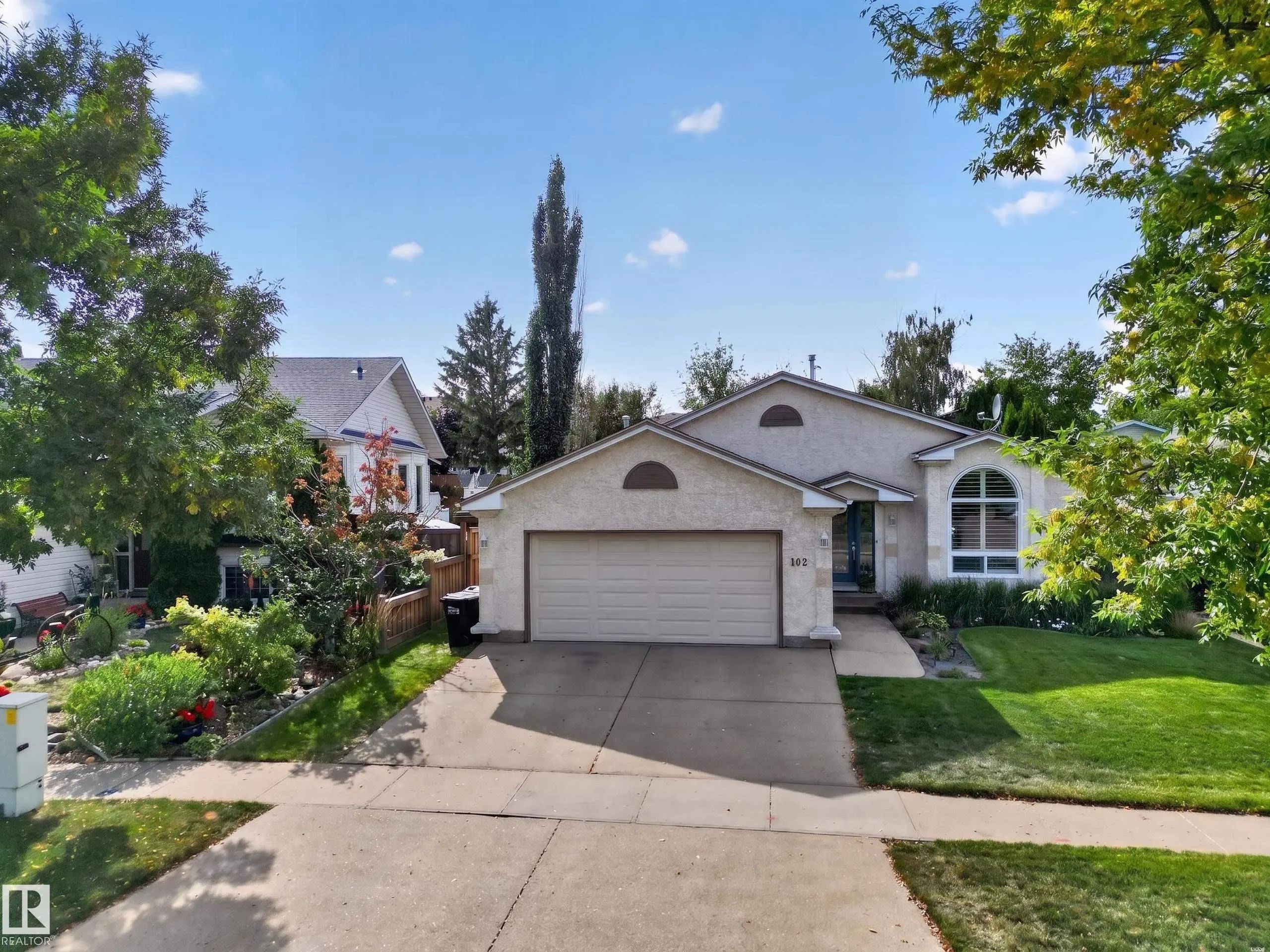 Photo for MLS®# E4507010 - home for sale at 102 Coachman Way, Clover Bar Ranch, Sherwood Park AB