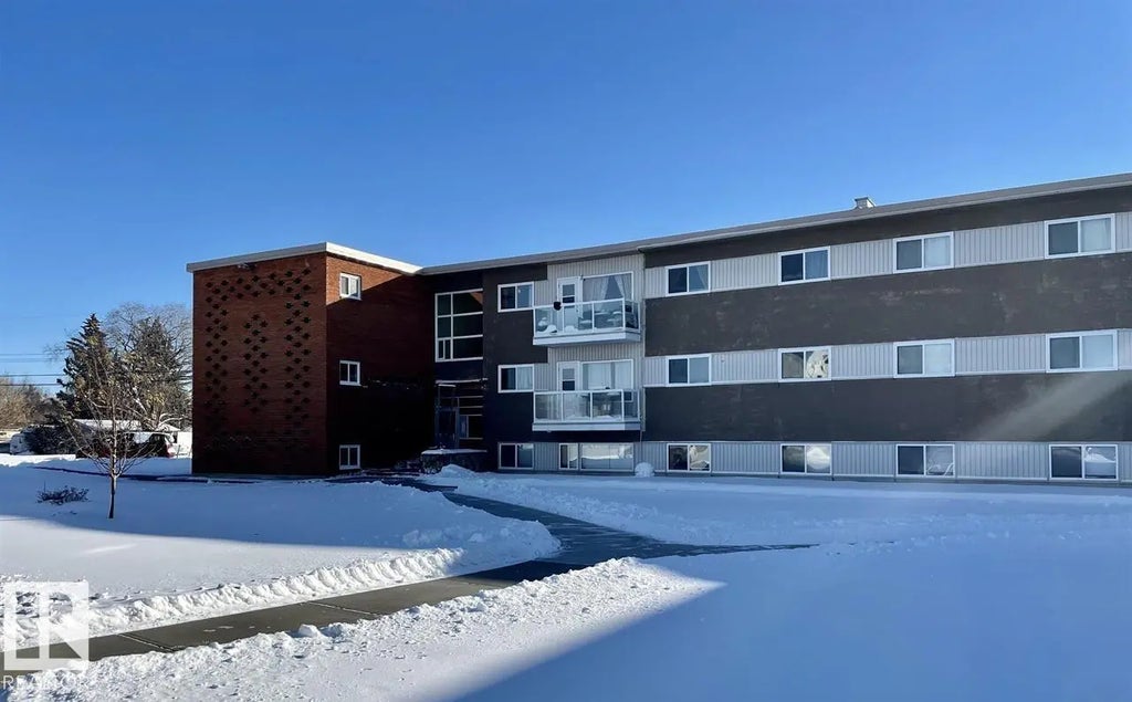 8 6103 98 Avenue Nw, Edmonton