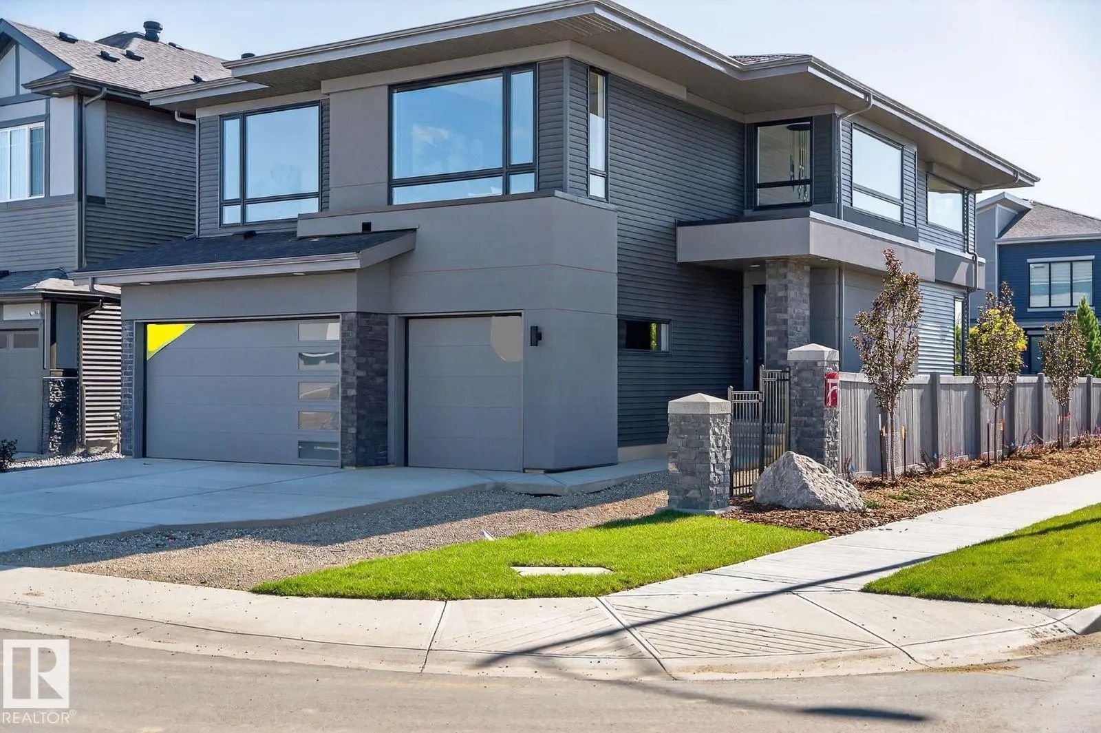 Photo for MLS®# E4466340 - home for sale at 6703 Knox Crest Southwest, Keswick, Edmonton AB
