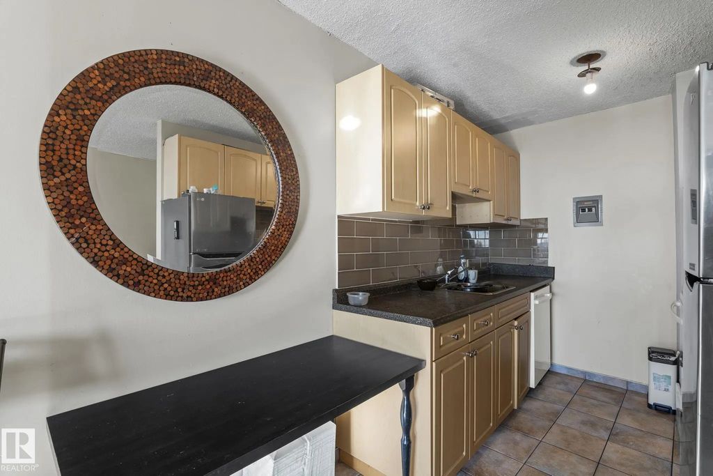 2004 10883 Saskatchewan Drive Nw, Edmonton