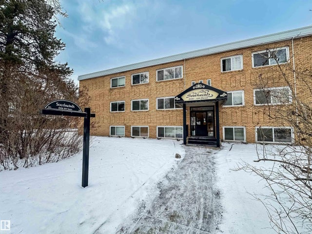 3 8406 104 Street Nw, Edmonton