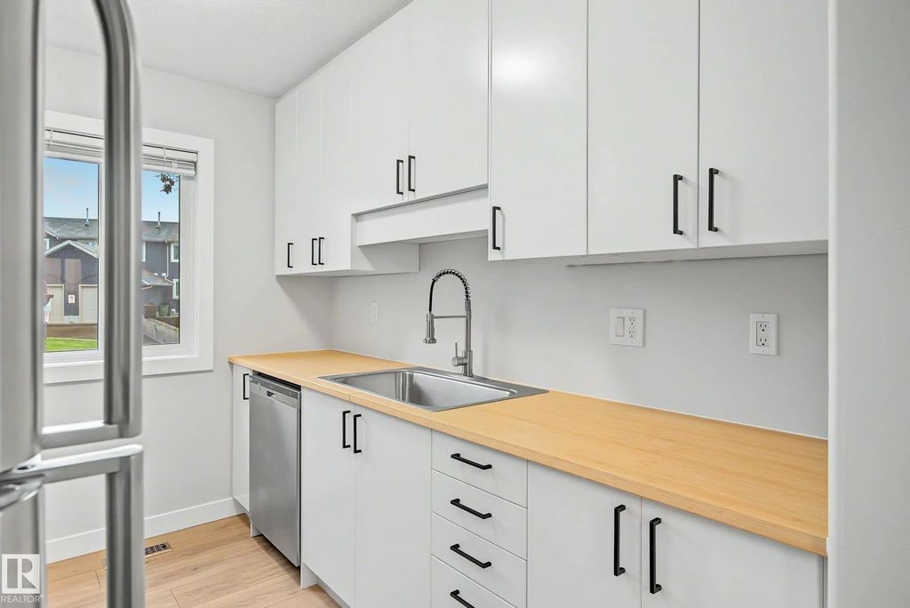 22 14803 34 Street, Edmonton