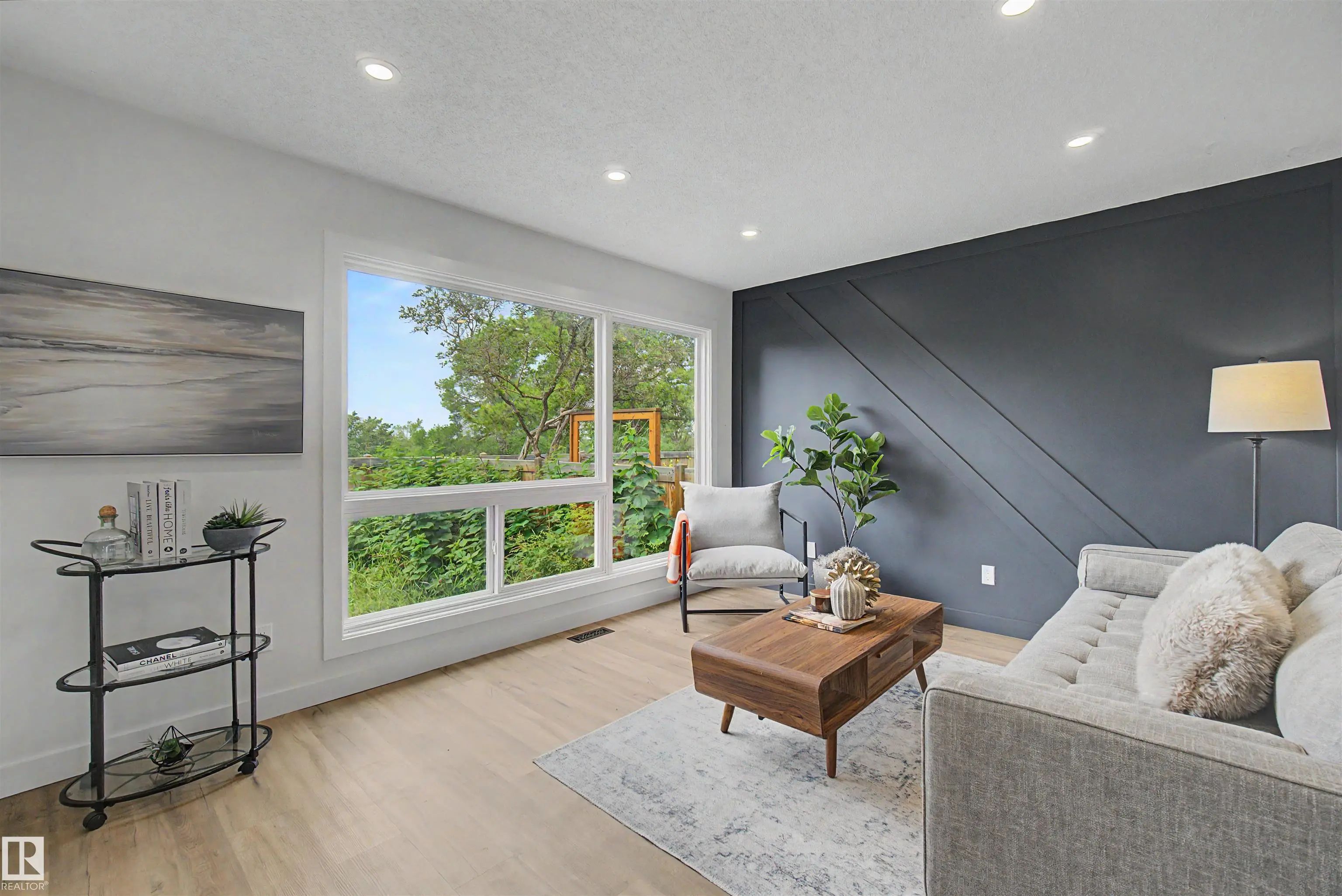 Photo for MLS®# E4503952 - home for sale at 215 Grandin Village, Grandin, St. Albert AB