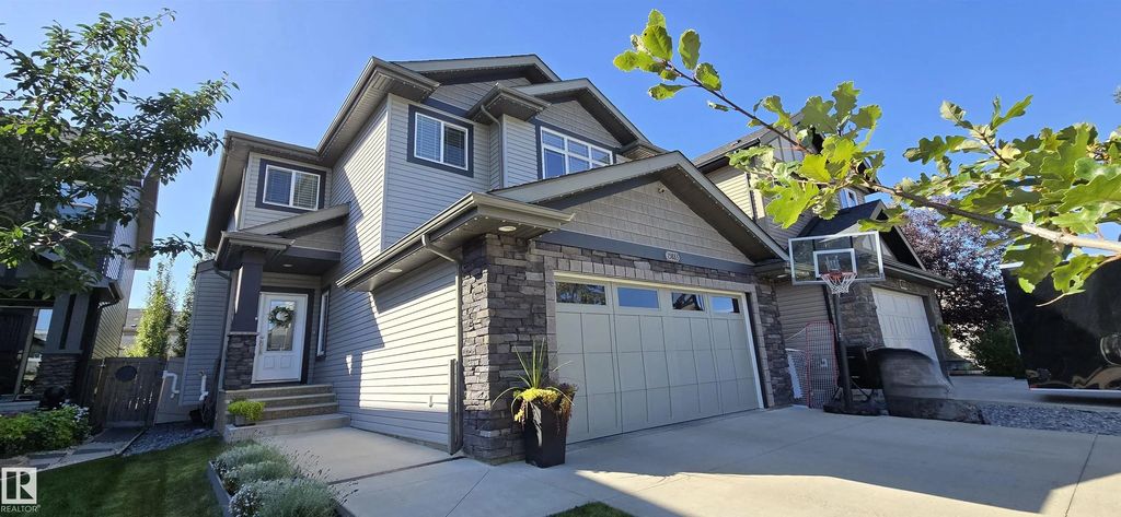 15883 13 Avenue Sw, Edmonton
