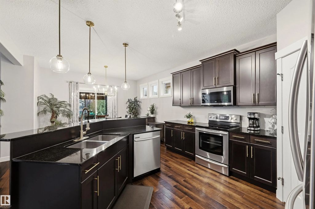 1457 Wates Link, Edmonton