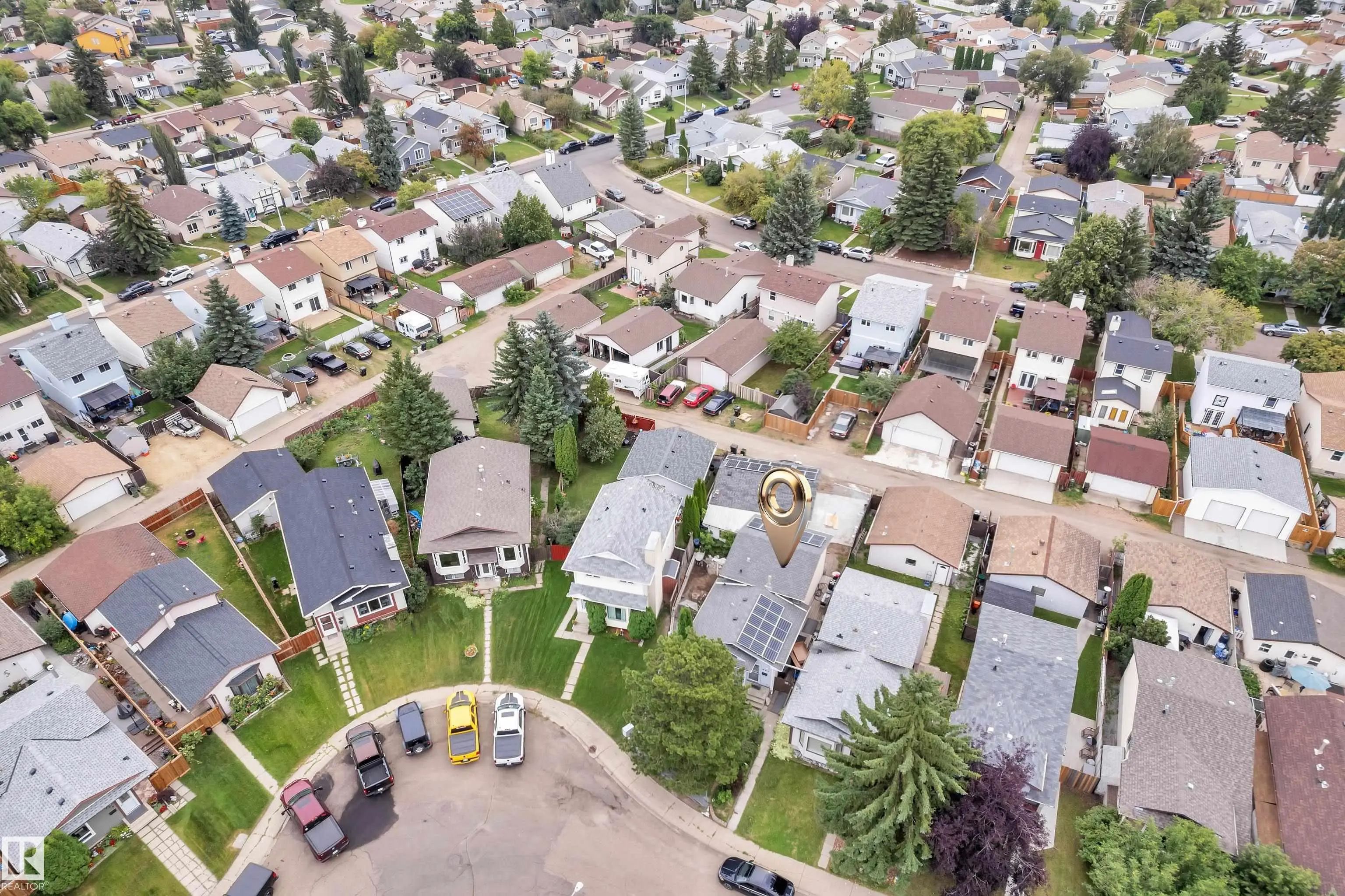 Photo for MLS®# E4506583 - home for sale at 442 Kirkpatrick Crescent Northwest, Kiniski Gardens, Edmonton AB