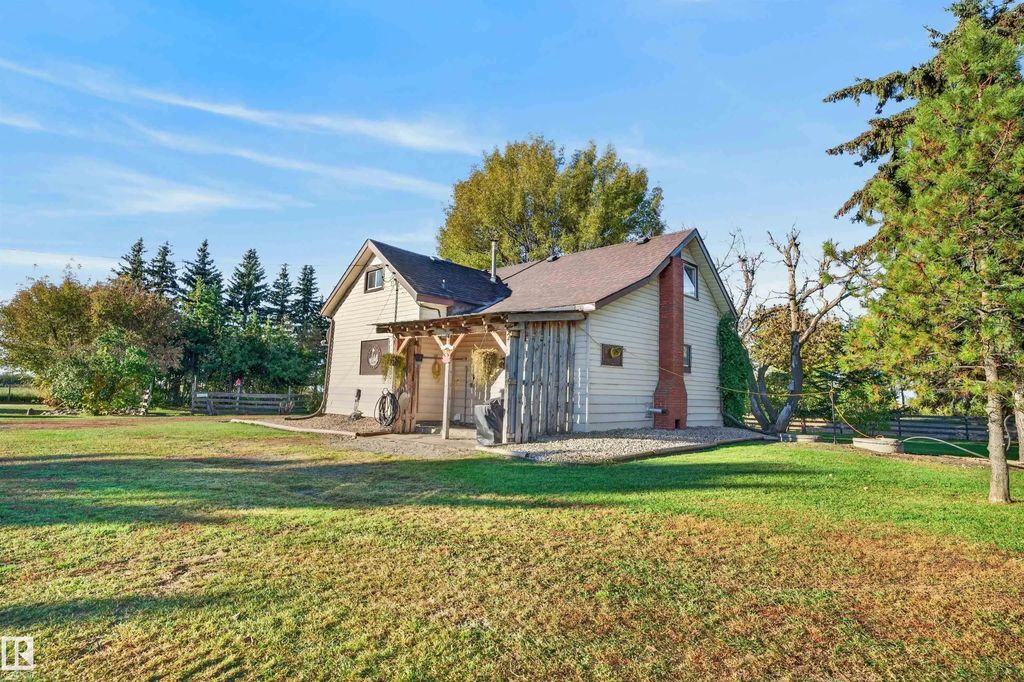 571011 Range Road 183, St. Michael