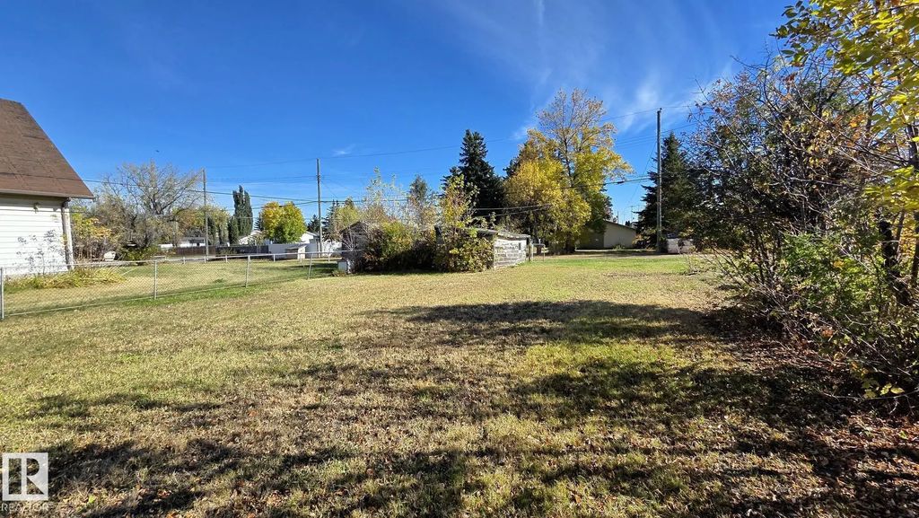 5521 49 Street, Vegreville