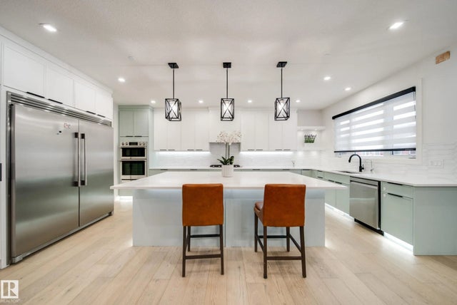 4416 Suzanna Crescent Sw, Edmonton