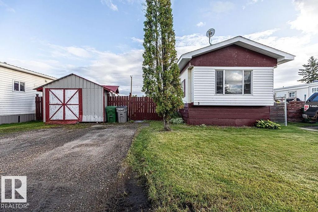 3 Calmar Mobile Home Park, Calmar