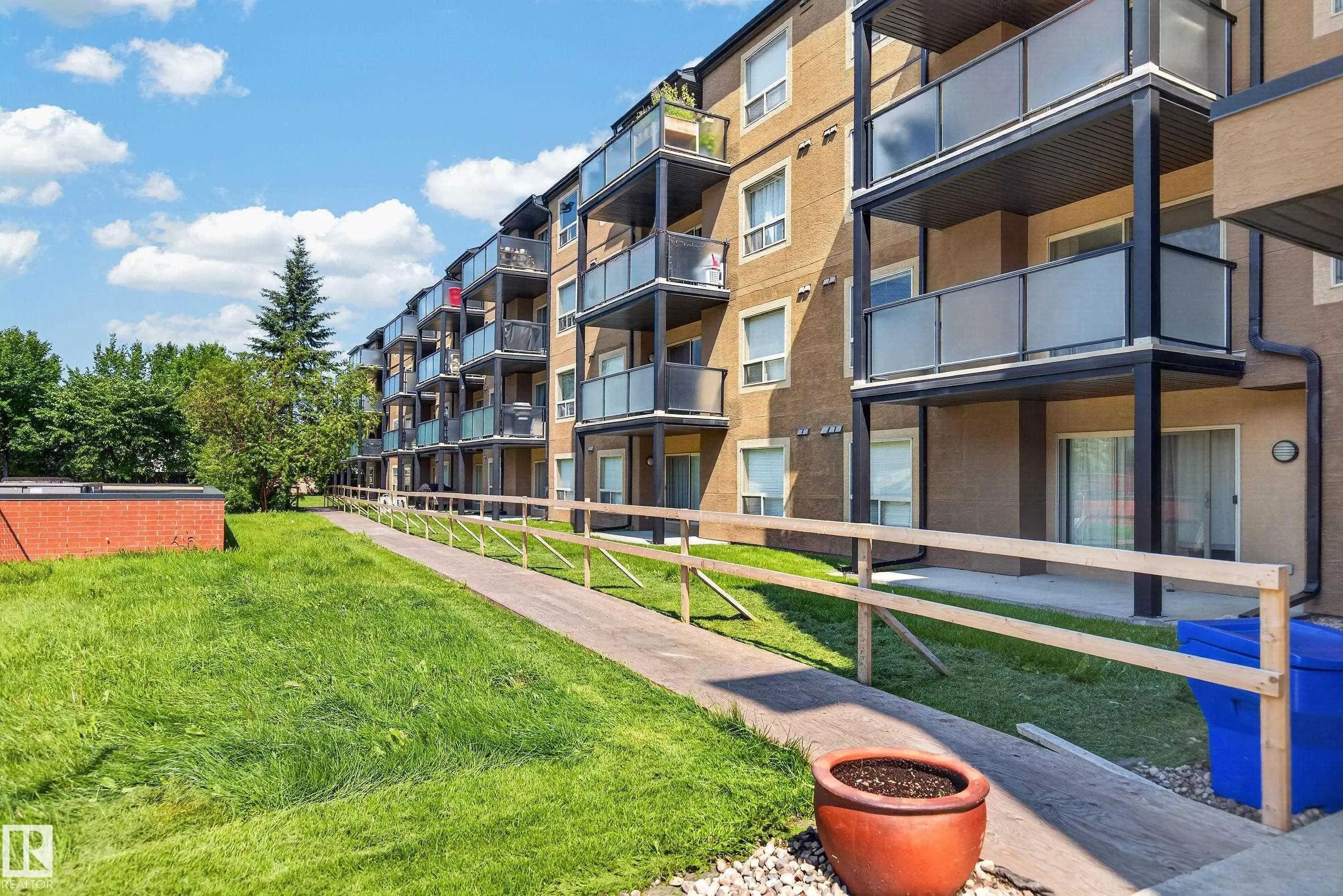 Condo / Townhouse Home for Sale in Edmonton, AB