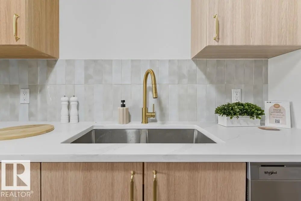 121 Abbottsfield Road, Edmonton