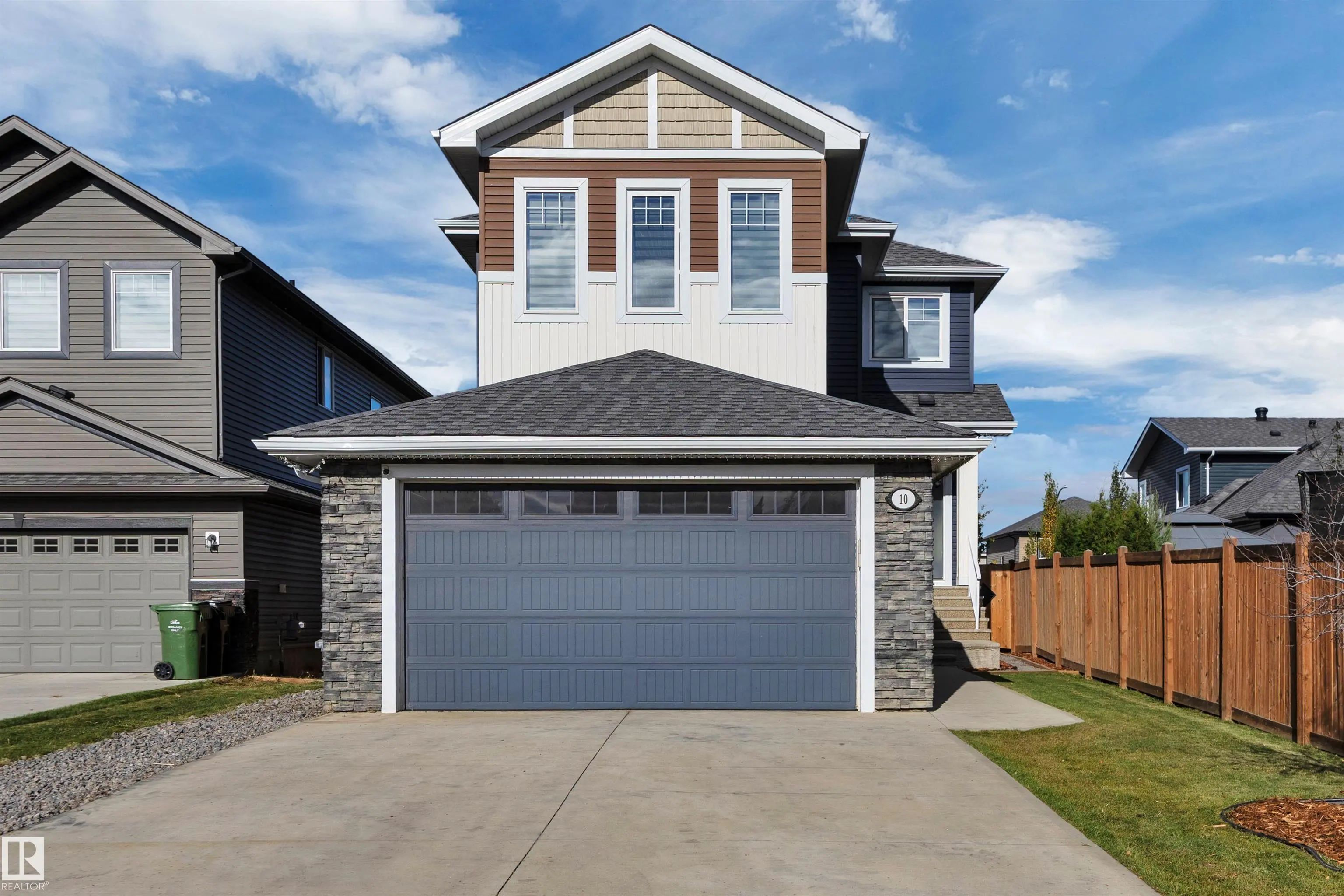 Photo for MLS®# E4511881 - home for sale at 10 Moberg Close, Meadowview Park_LEDU, Leduc AB