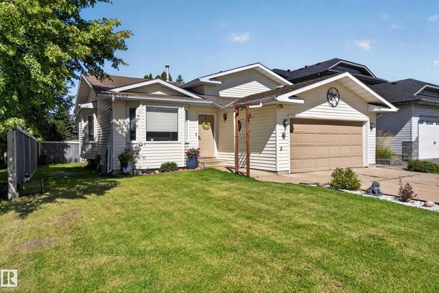 2 Woodside Crescent, Spruce Grove